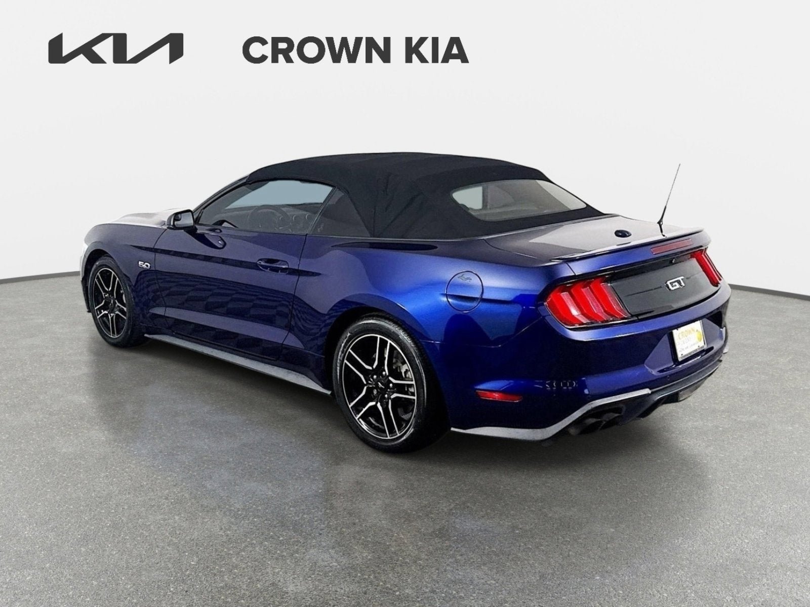 Used 2019 Ford Mustang GT Premium w/ Carbon Sport Interior Package RWD image 8