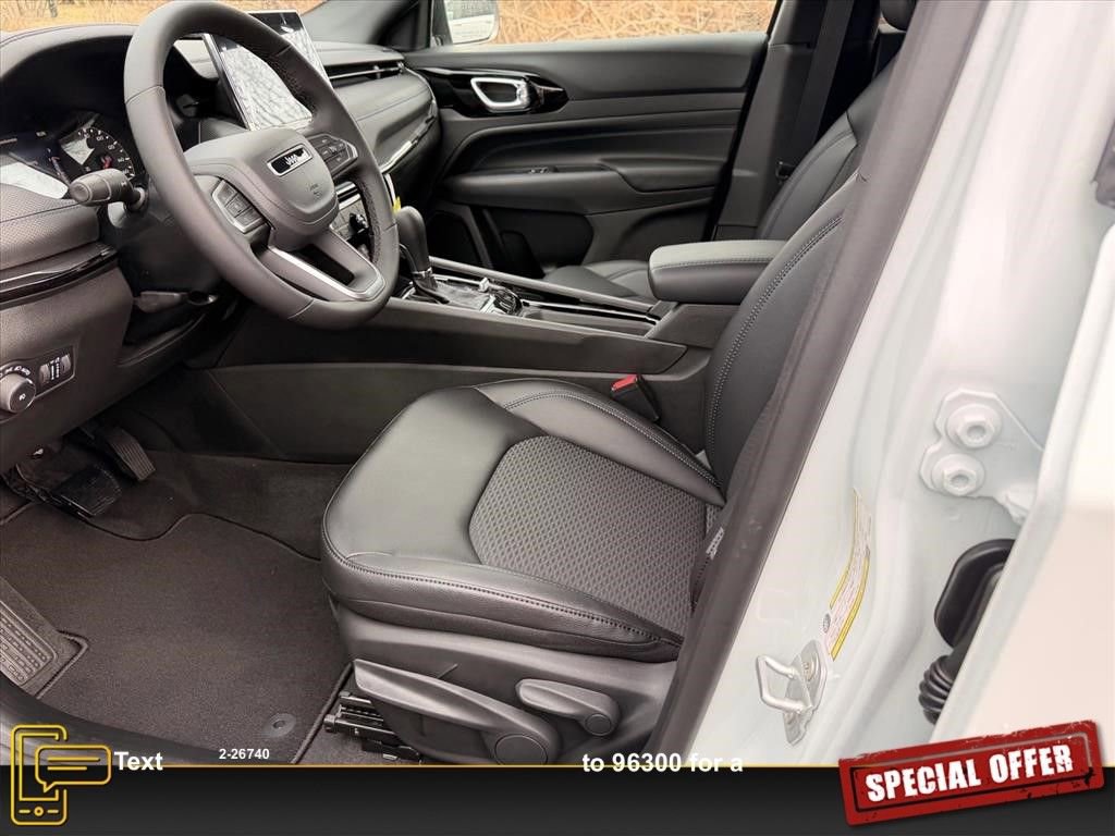 New 2026 Jeep Compass Latitude image 6