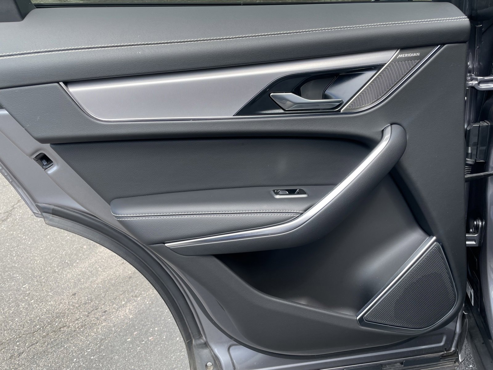 New 2024 Jaguar F-PACE R-Dynamic S image 23