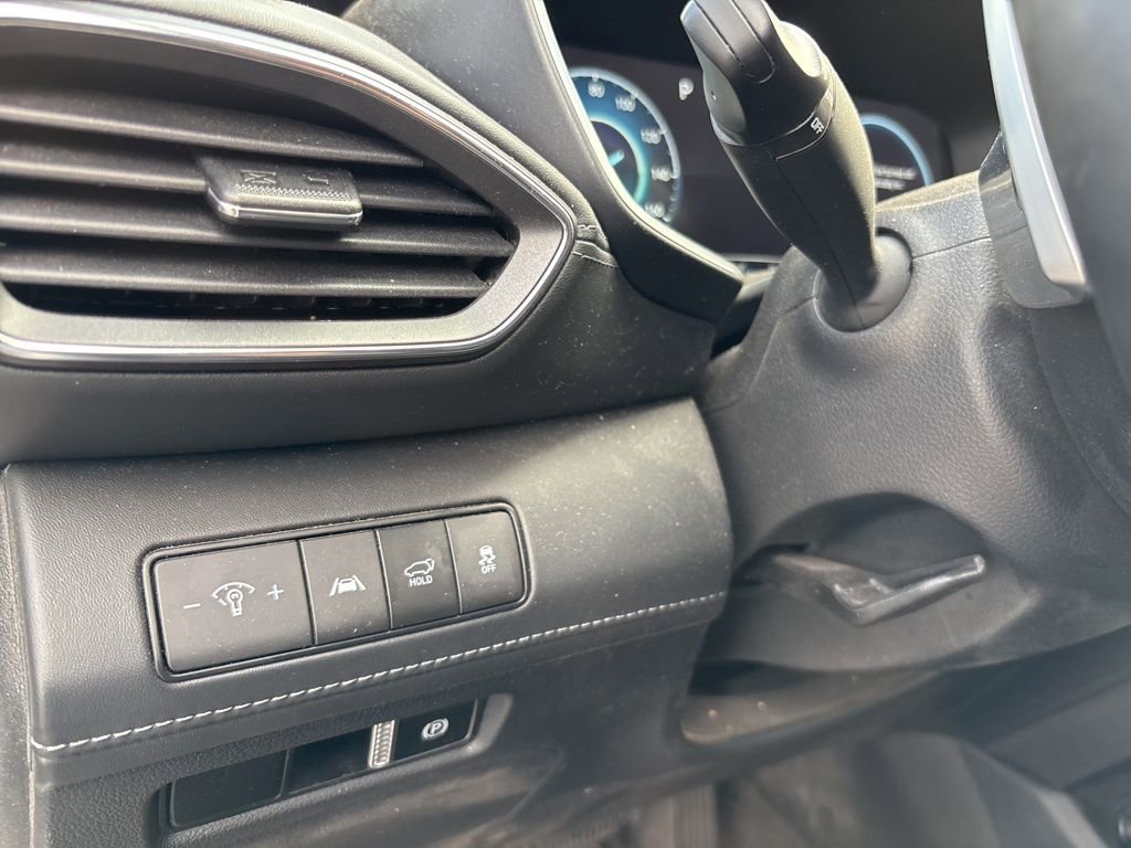 Used 2022 Hyundai Santa Fe Limited image 11