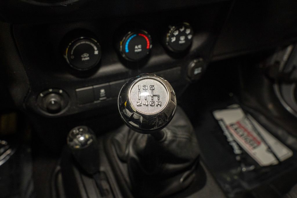 Used 2013 Jeep Wrangler Sahara image 15