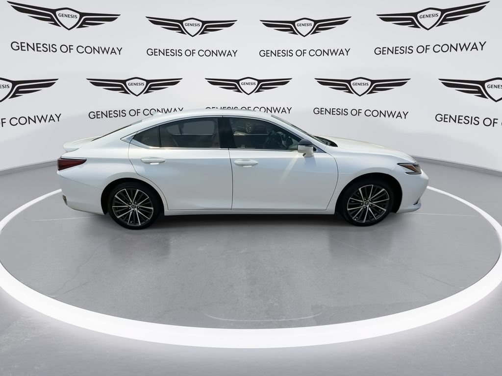 Used 2025 Lexus ES 300h w/ Premium Package FWD image 9