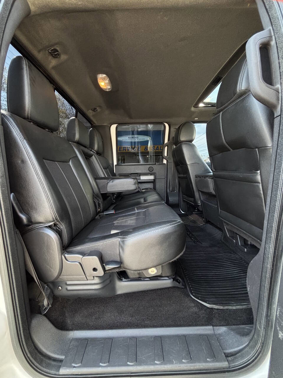 Used 2015 Ford F350 Lariat w/ Lariat Chrome Package image 17