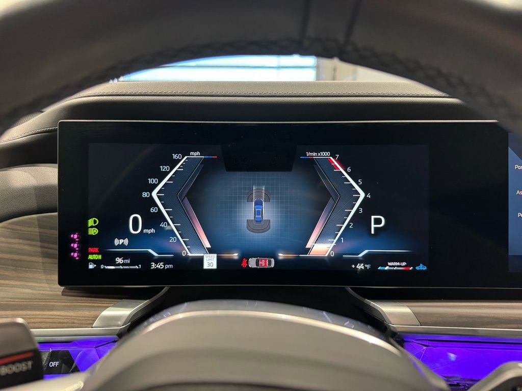 Used 2025 BMW 760i xDrive image 40