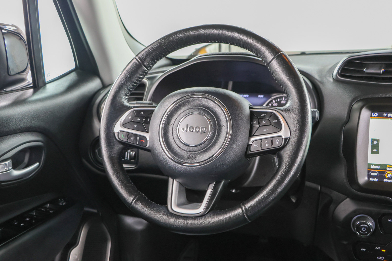 Used 2023 Jeep Renegade Limited AWD/4WD image 12