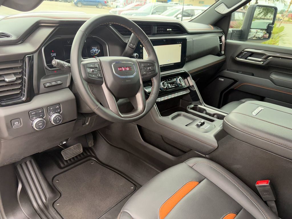 Used 2025 GMC Sierra 2500 AT4 w/ AT4 Premium Plus Package AWD/4WD image 8