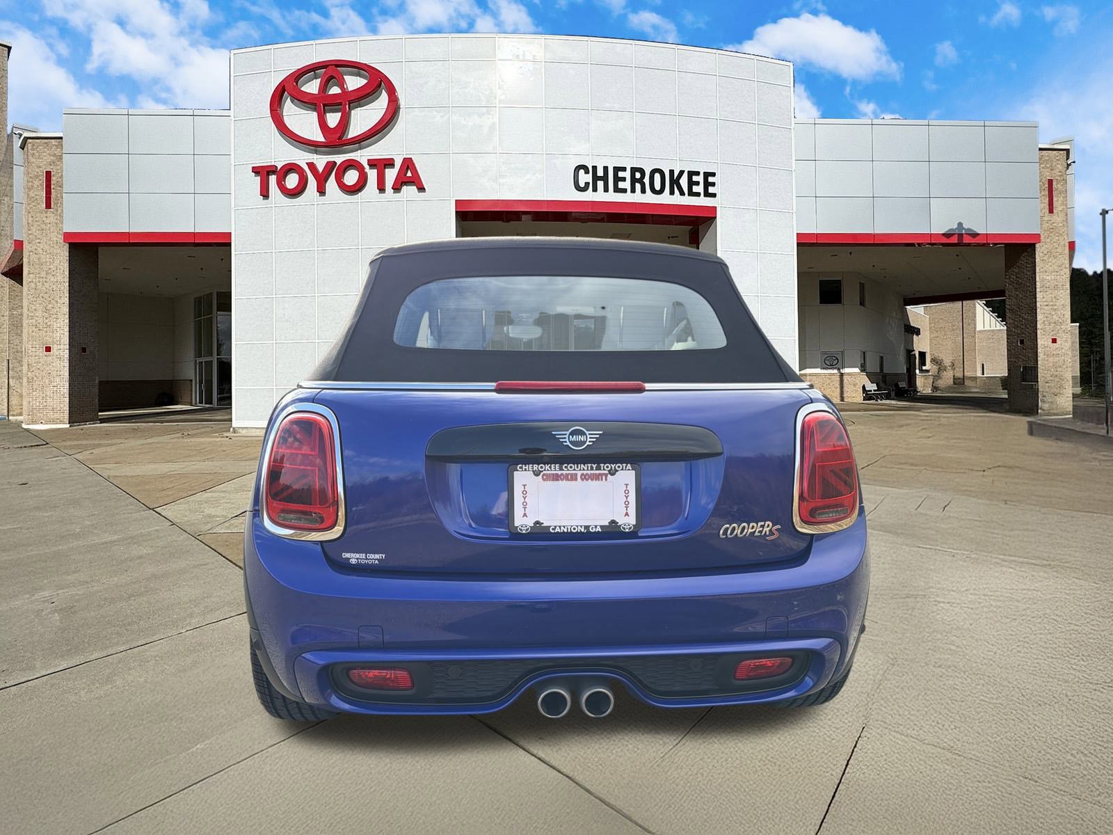 Used 2021 MINI Cooper S w/ Signature Upholstery Package image 6