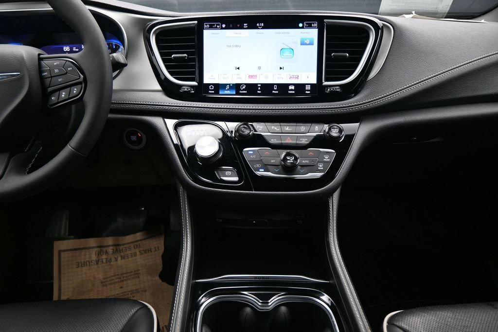 Used 2024 Chrysler Pacifica Limited w/ Uconnect Theater Family Group AWD/4WD image 18