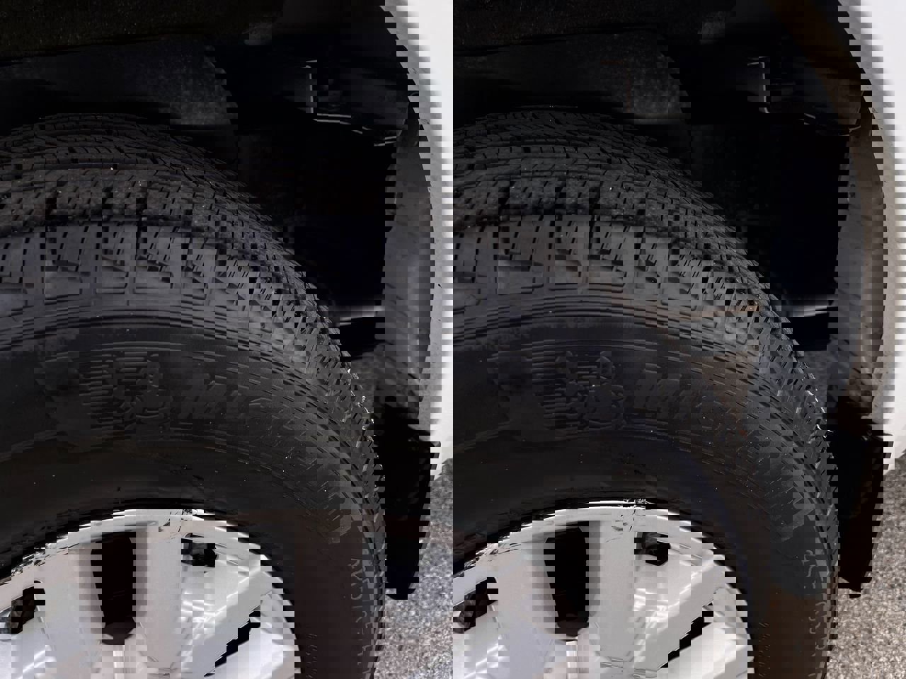 Used 2024 Nissan Frontier SV w/ SV Convenience Package image 12