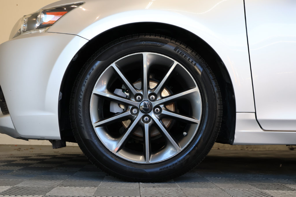 Used 2016 Lexus CT 200h w/ Seat Comfort Package FWD image 9