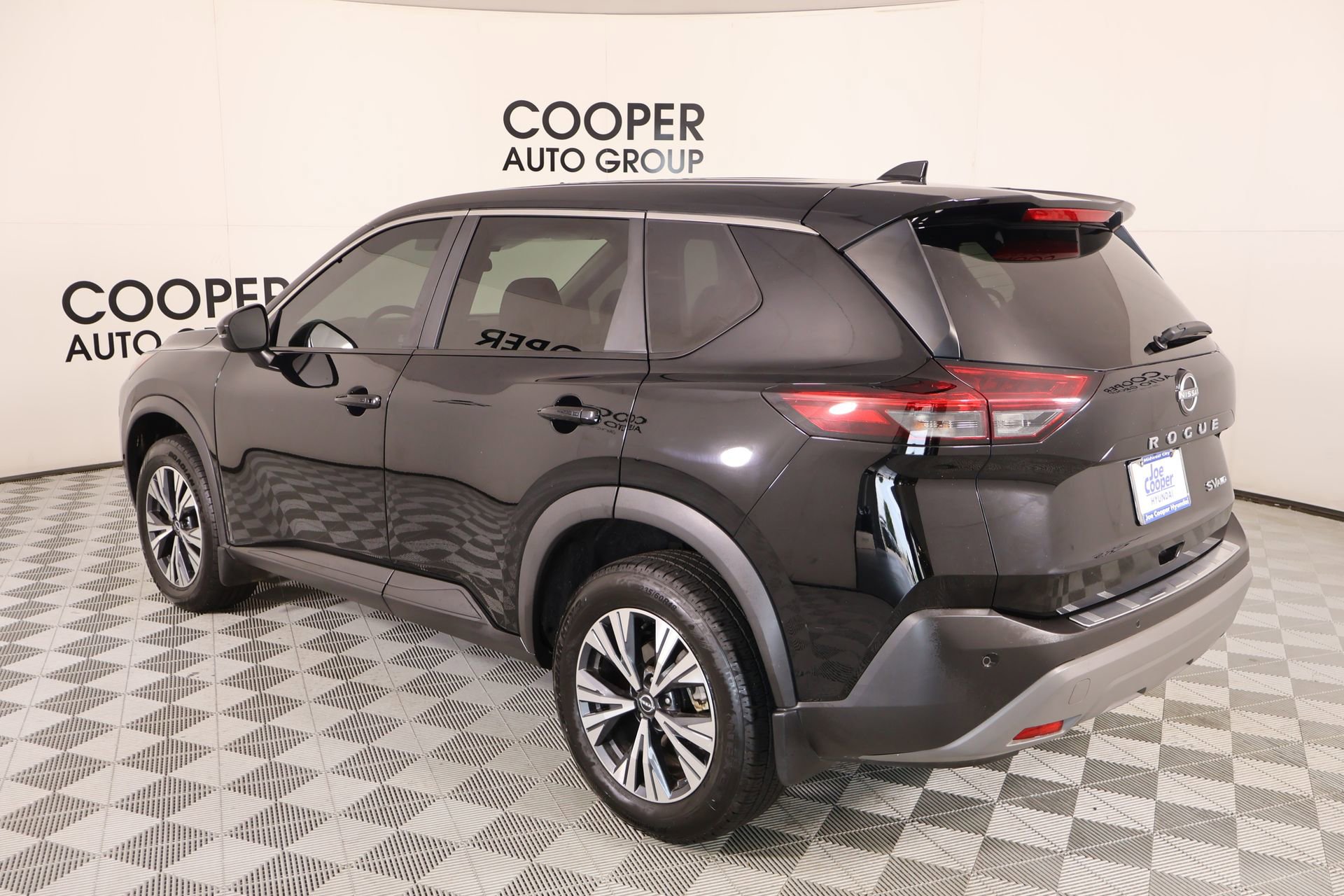 Used 2023 Nissan Rogue SV image 21