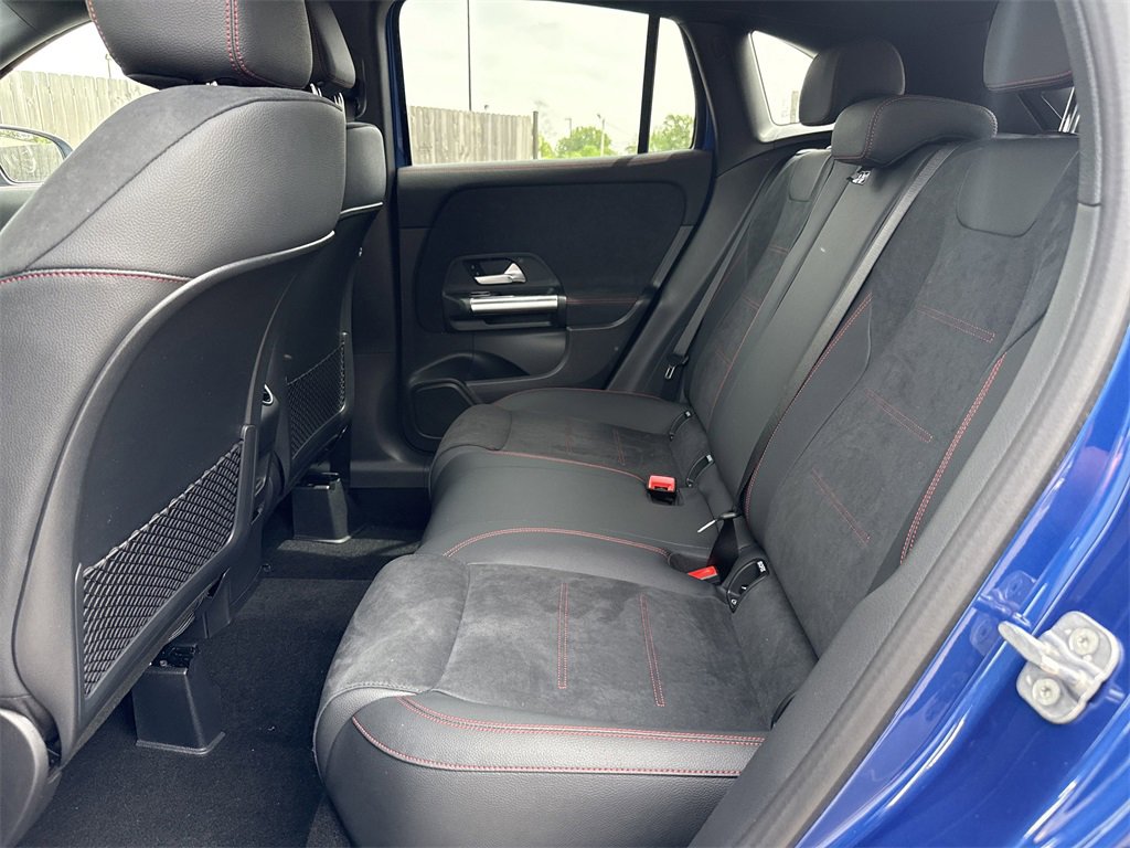 New 2025 Mercedes-Benz GLA 250 image 12