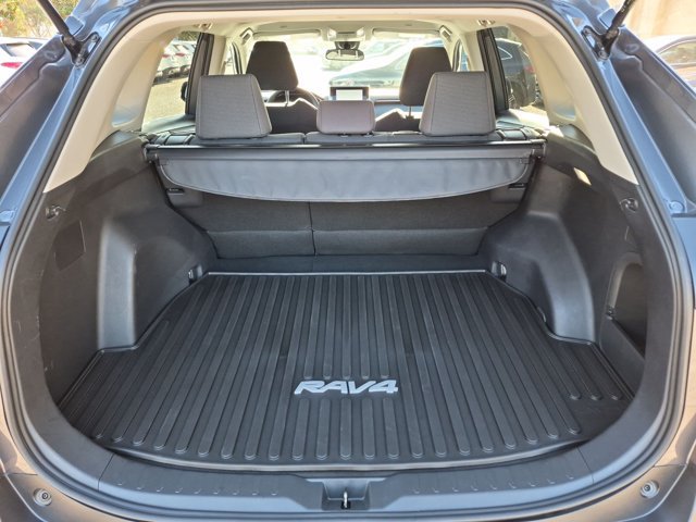 Used 2024 Toyota RAV4 LE AWD/4WD image 6