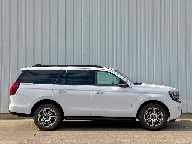 Certified 2025 Ford Expedition Active AWD/4WD image 7
