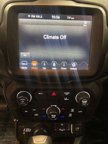 Used 2022 Jeep Renegade Latitude AWD/4WD image 13