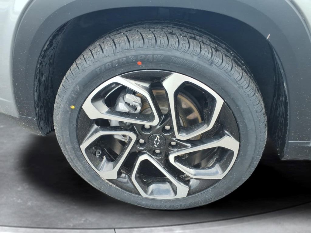 Used 2024 Chevrolet Trax RS w/ Driver Confidence Package FWD image 16