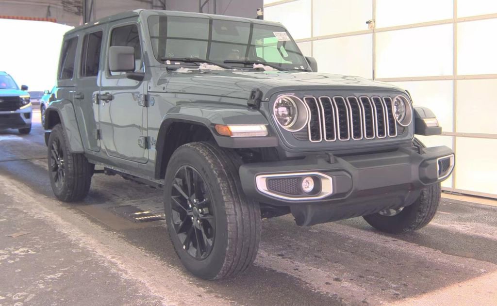 Used 2025 Jeep Wrangler Unlimited Sahara w/ Safety Group image 30