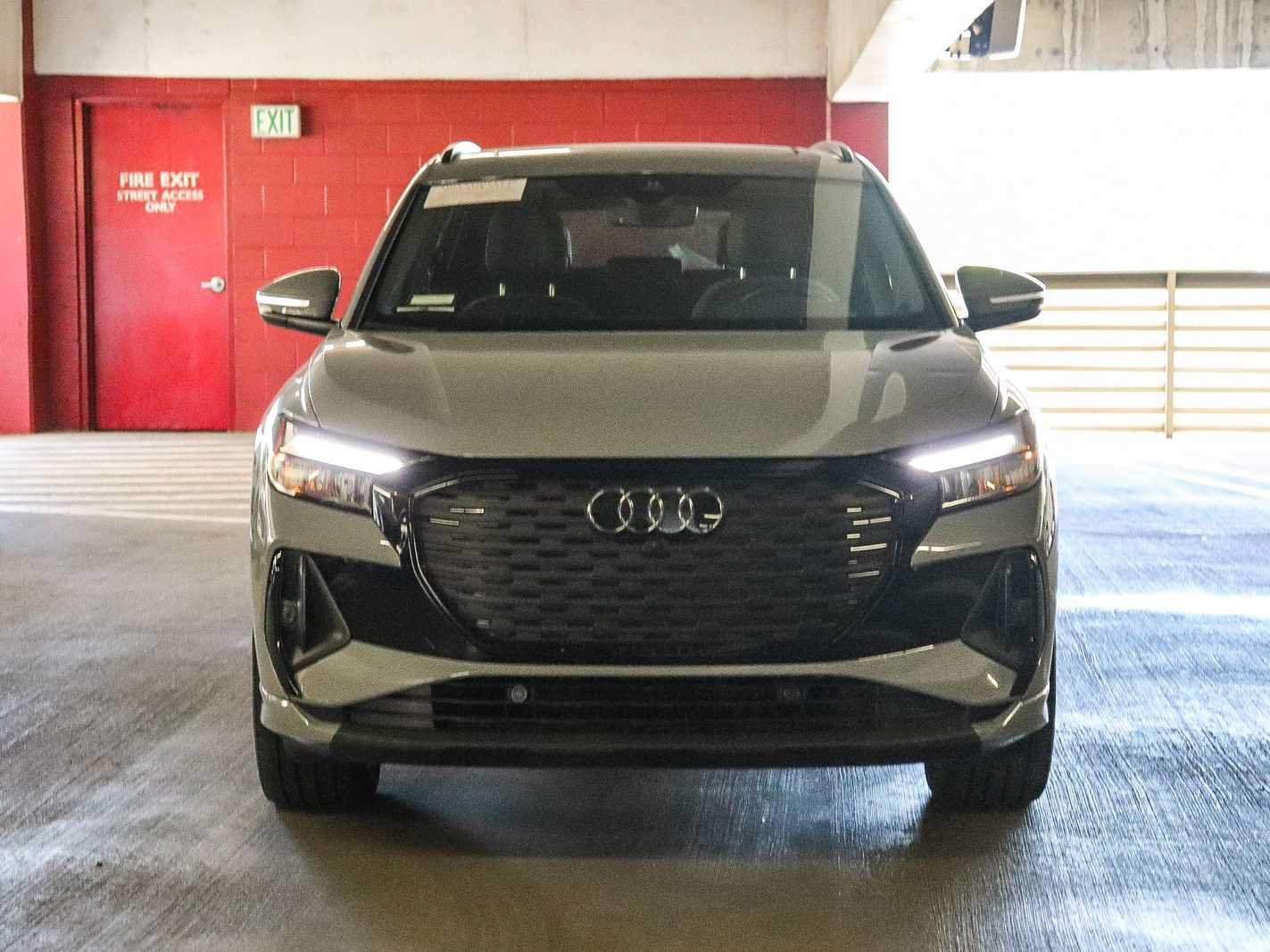 Used 2024 Audi Q4 e-tron Premium Plus w/ Premium Plus AWD/4WD image 6
