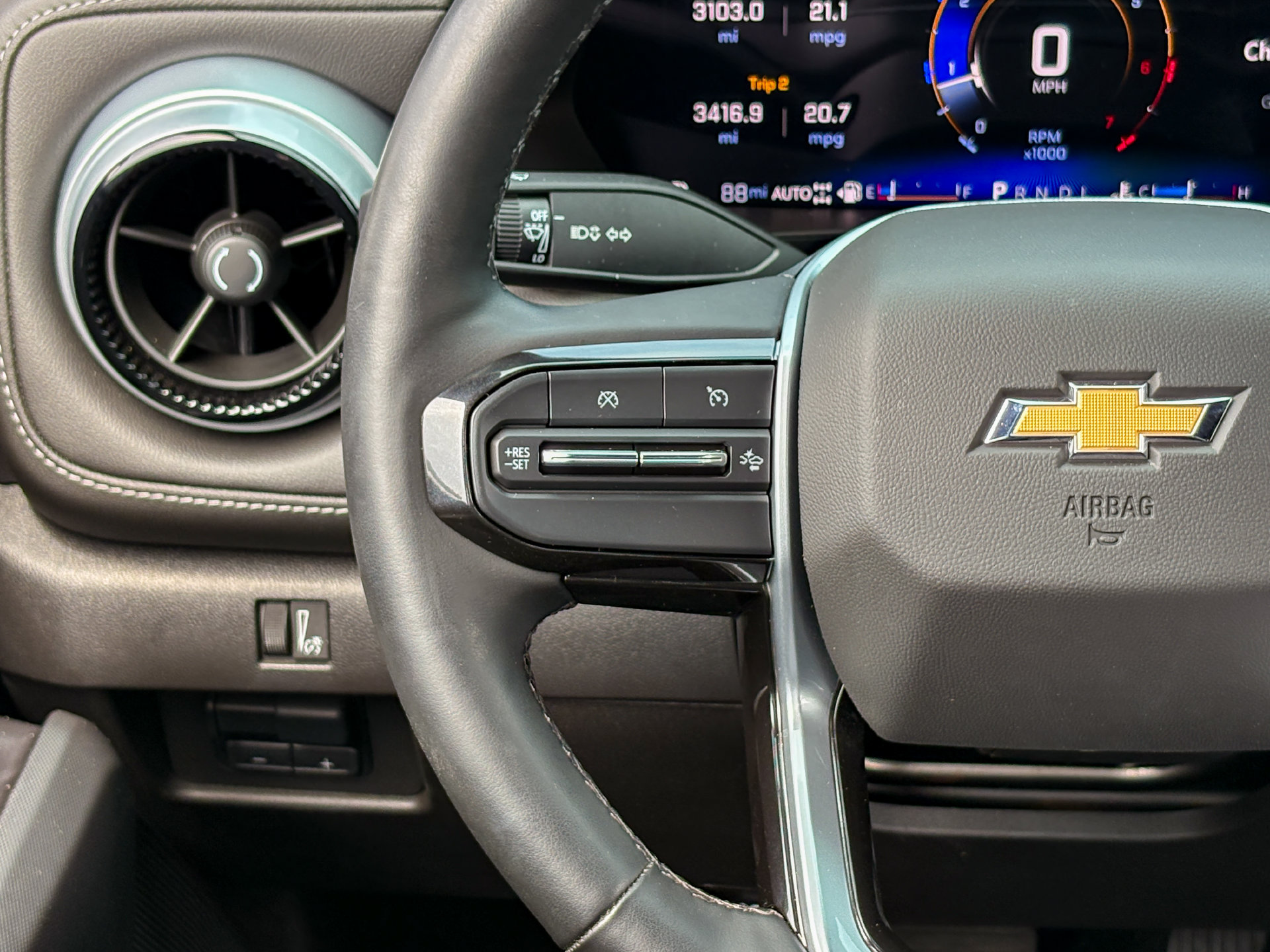 Used 2024 Chevrolet Colorado LT w/ LT Convenience Package III AWD/4WD image 18