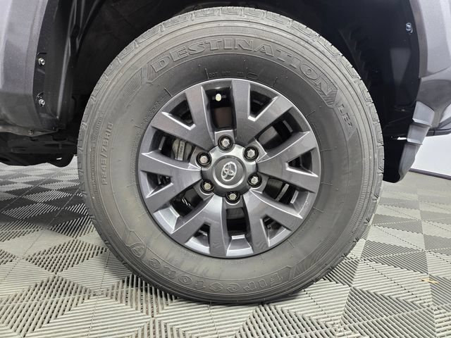 Used 2022 Toyota Tacoma SR5 AWD/4WD image 11