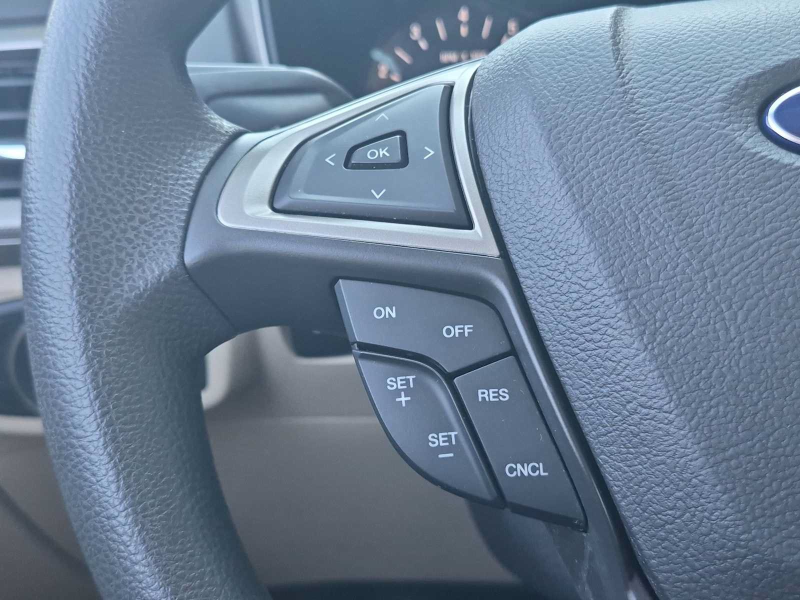 Used 2014 Ford Fusion SE FWD image 23