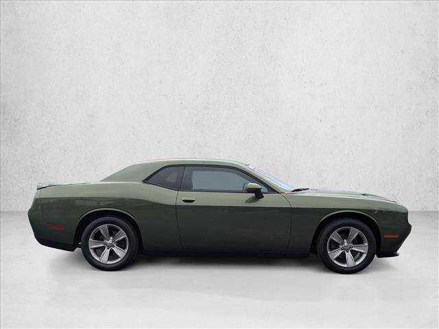 Used 2019 Dodge Challenger SXT image 4