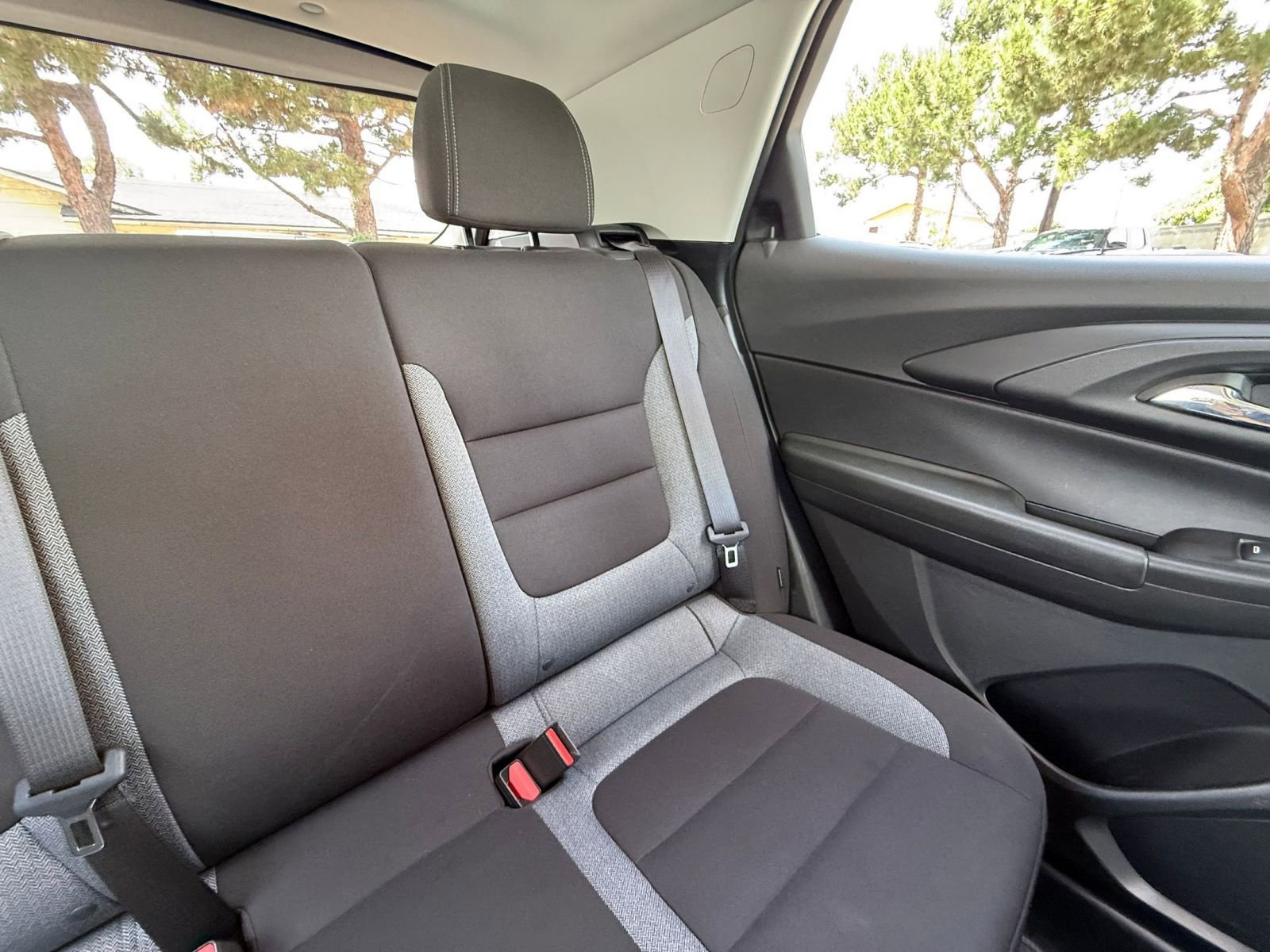 Used 2025 Chevrolet TrailBlazer LT FWD image 34