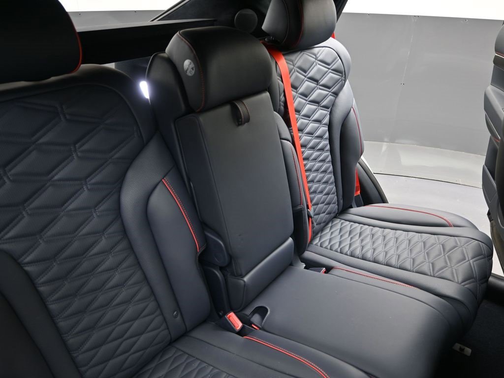 Used 2025 Genesis GV80 3.5T e-SC image 16