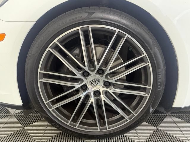 Used 2020 Porsche Panamera RWD image 12