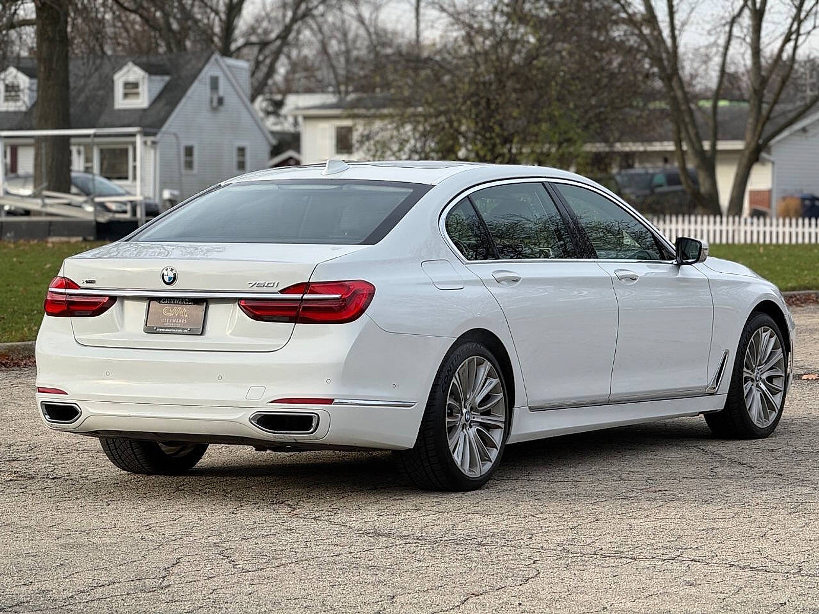 Used 2016 BMW 750i xDrive image 4