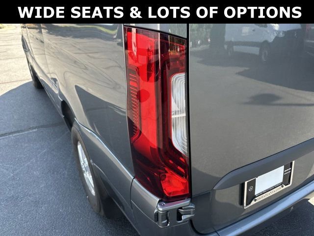Used 2023 Mercedes-Benz Sprinter 2500 image 9