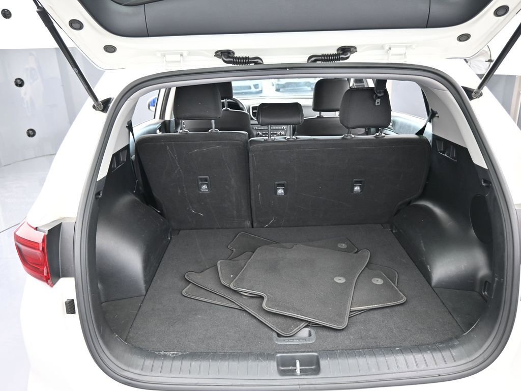 Used 2020 Kia Sportage LX image 38