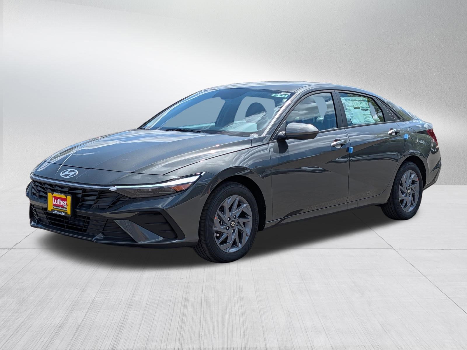 New 2026 Hyundai Elantra Hybrid FWD image 2