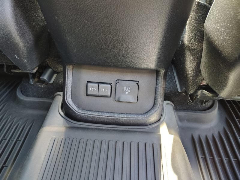 Used 2022 Toyota Highlander Platinum AWD/4WD image 21