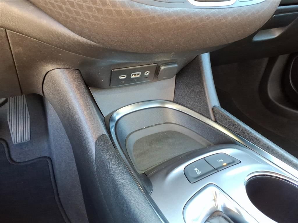 Used 2024 Chevrolet Malibu LT image 24