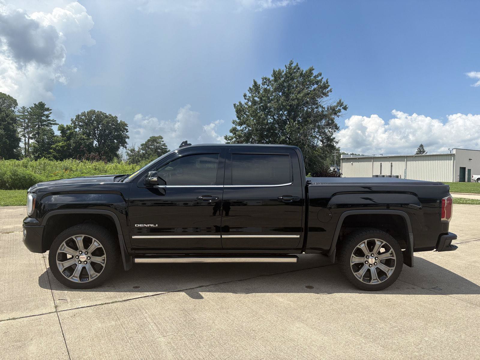 Used 2016 GMC Sierra 1500 Denali w/ Denali Ultimate Package AWD/4WD image 22