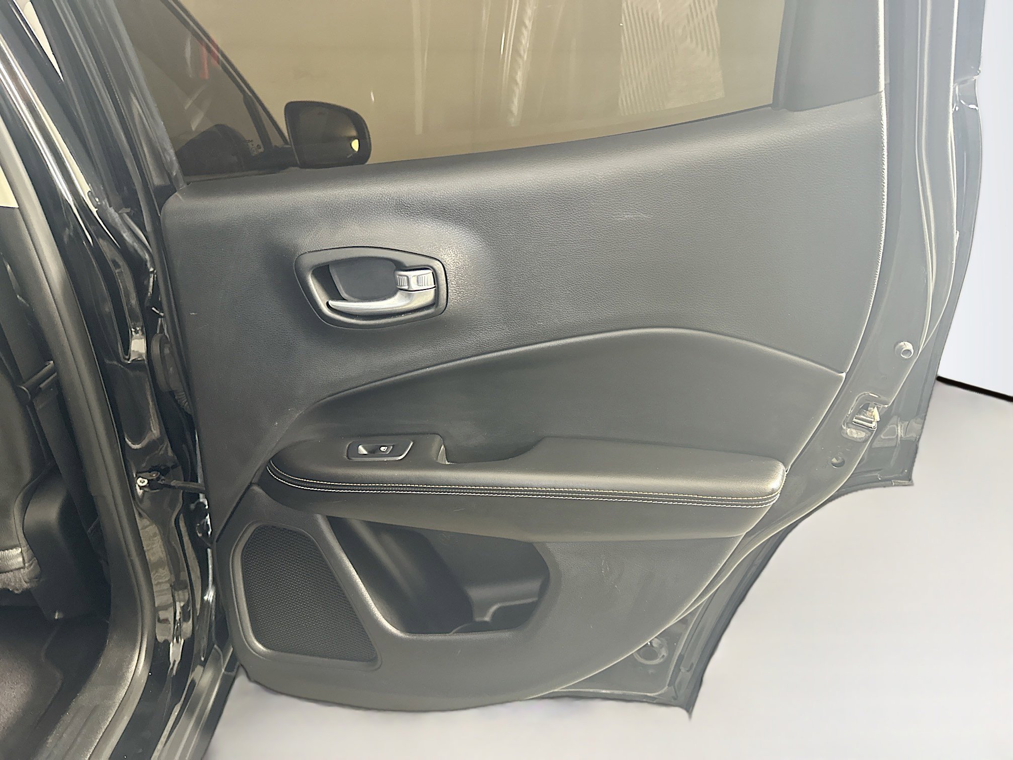 Used 2021 Jeep Compass Latitude FWD image 30