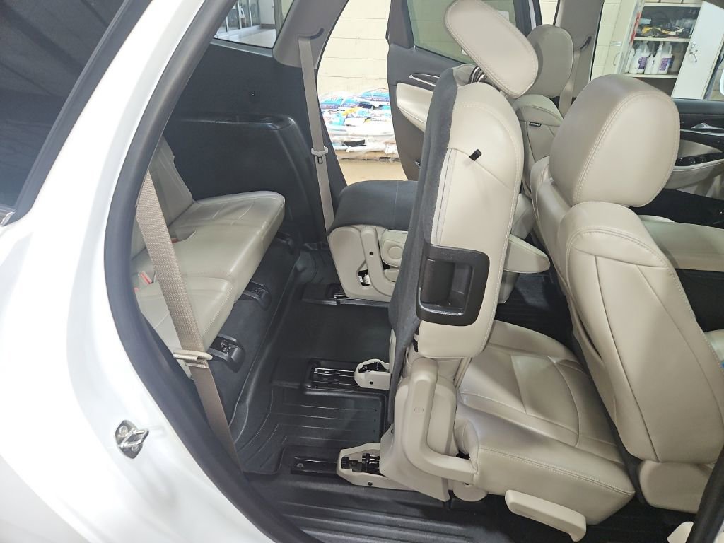 Used 2018 Buick Enclave Premium AWD/4WD image 32