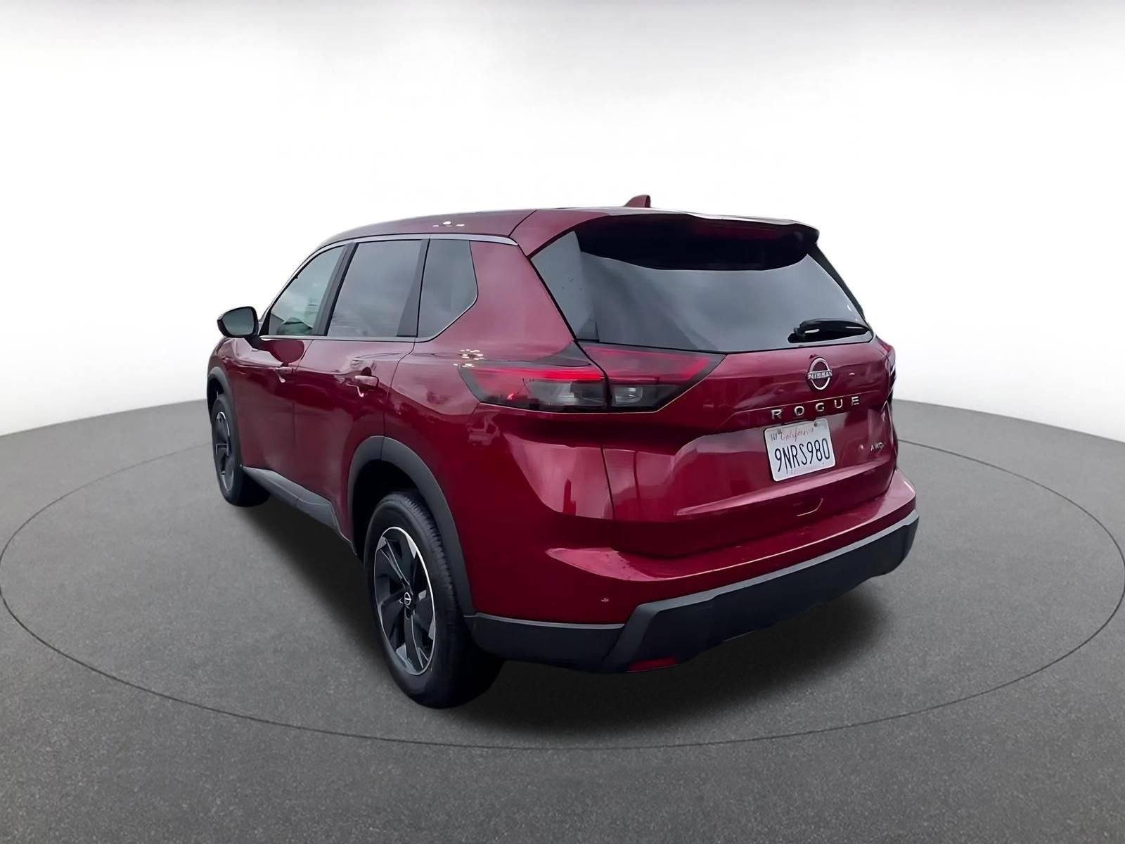 Used 2025 Nissan Rogue SV image 11