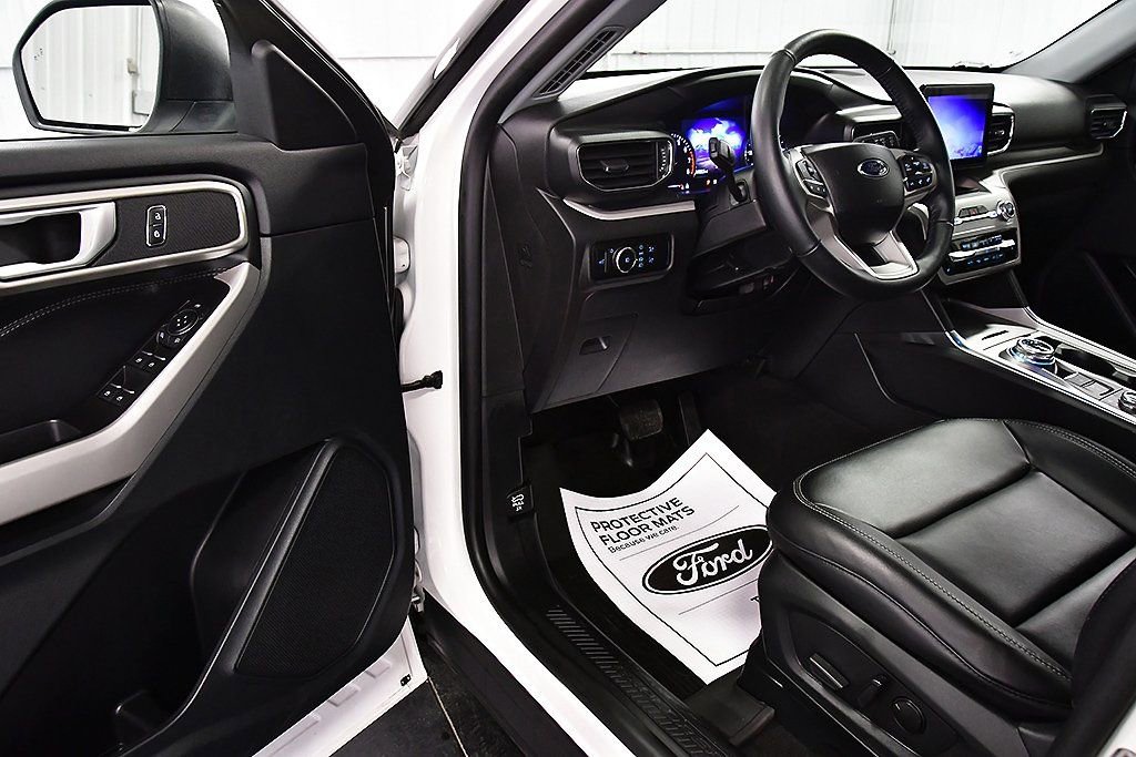 Used 2023 Ford Explorer XLT w/ Equipment Group 202A image 17