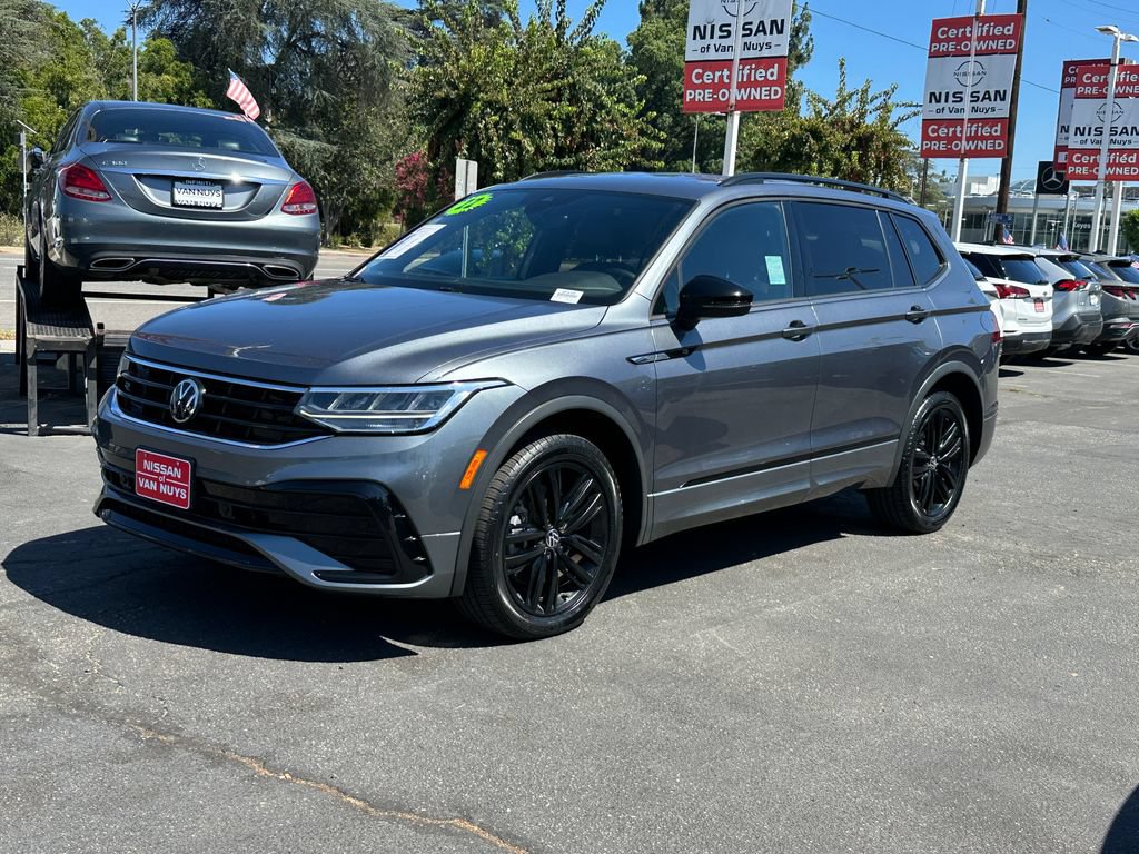 Used 2022 Volkswagen Tiguan SE R-Line FWD image 2