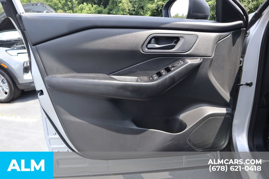 Used 2024 Nissan Rogue S FWD image 14