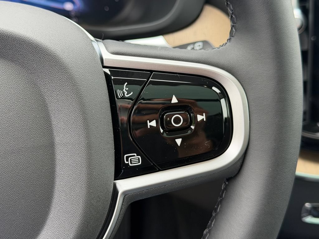 New 2026 Volvo XC60 T8 Plus w/ Protection Package Premier AWD/4WD image 17