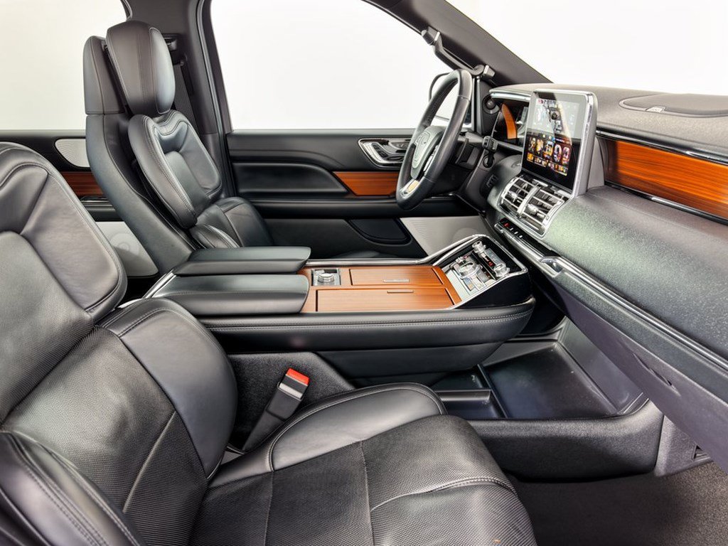 Used 2020 Lincoln Navigator Reserve w/ Equipment Group 208A Reserve RWD image 30