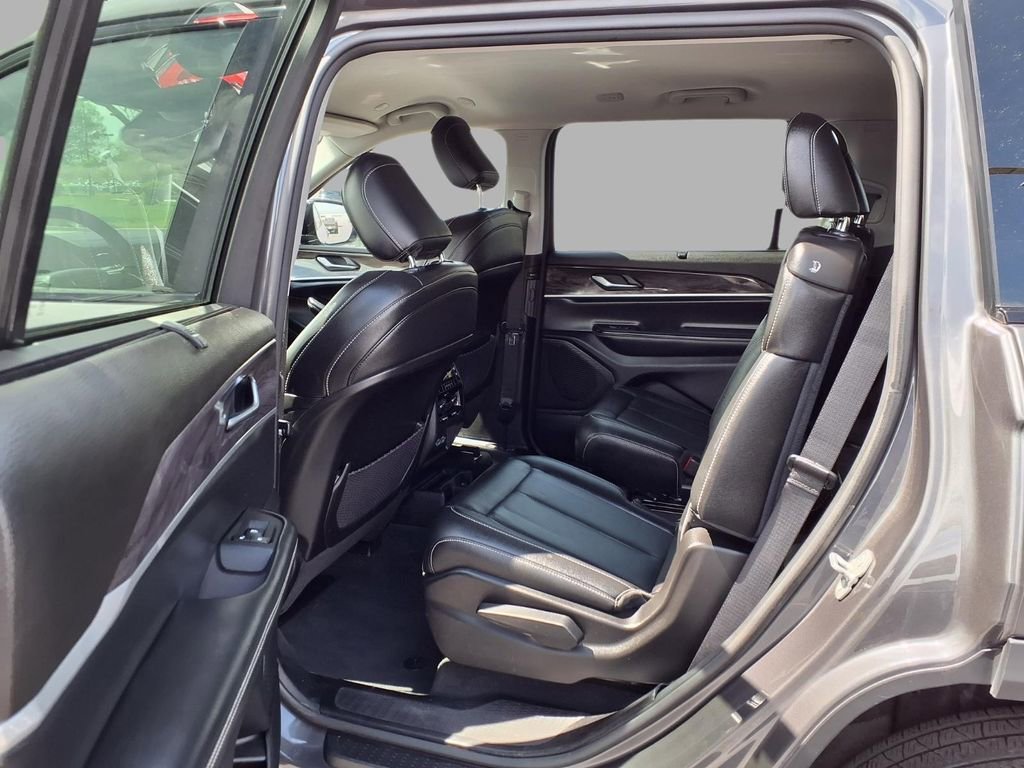 Used 2023 Jeep Grand Cherokee L Limited w/ Luxury Tech Group II image 25