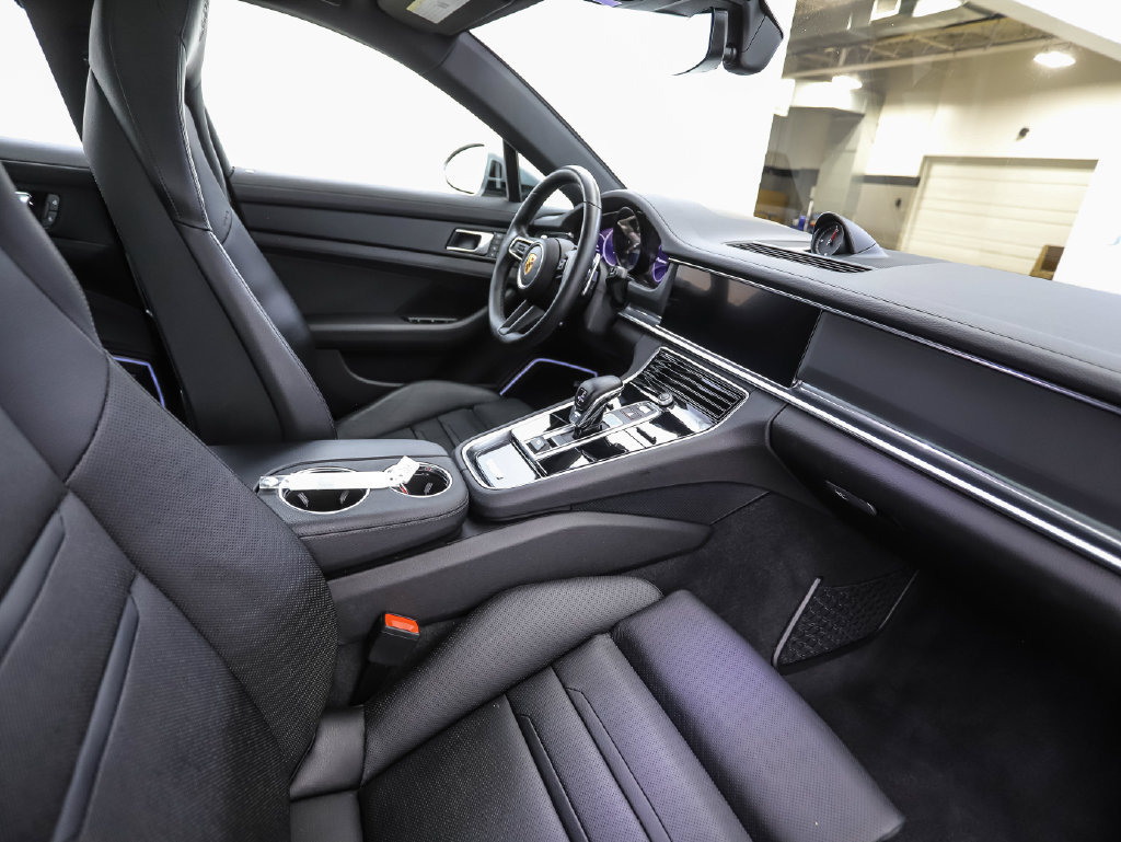 Used 2023 Porsche Panamera 4 Platinum Edition AWD/4WD image 30