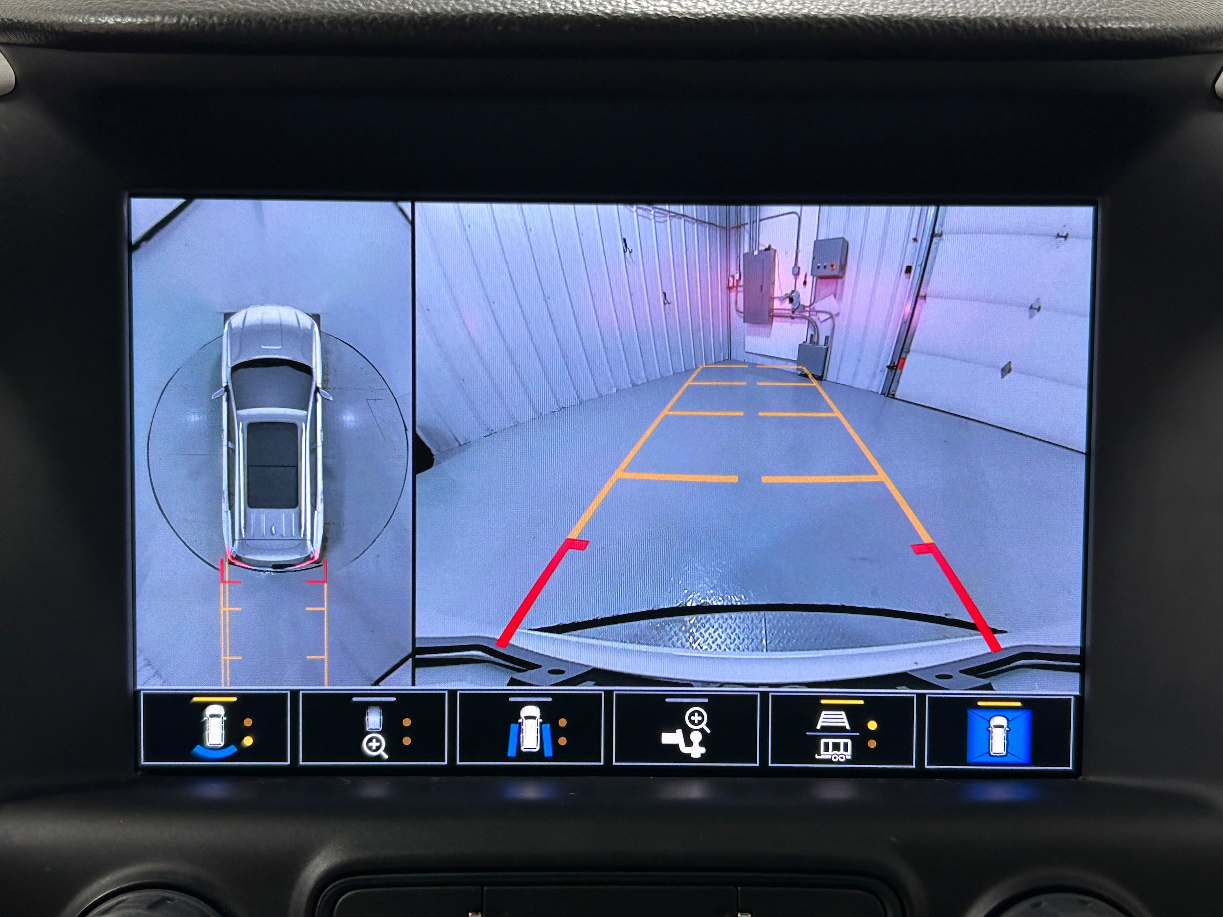 Used 2022 GMC Terrain SLT w/ Infotainment Package II image 8