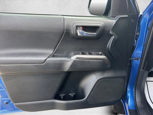 Used 2016 Toyota Tacoma TRD Off-Road w/ Premium & Technology Package image 25