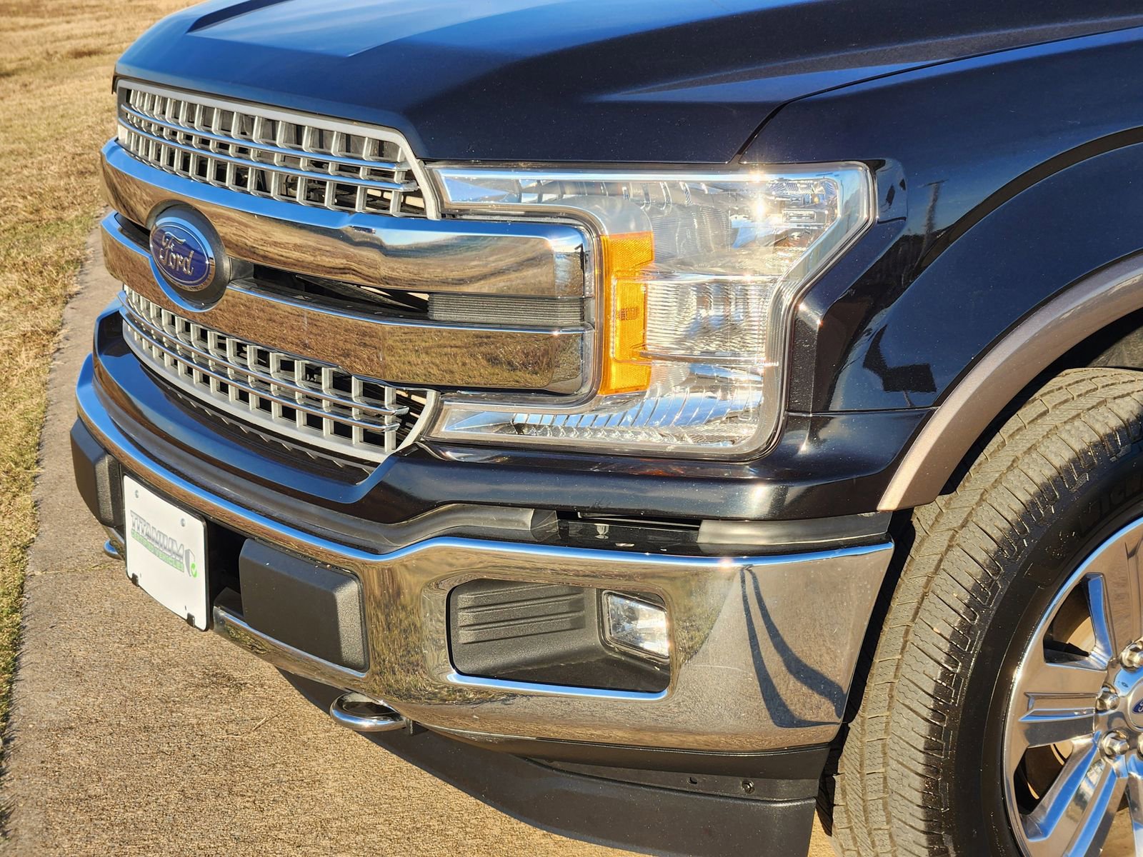 Used 2020 Ford F150 Lariat image 10