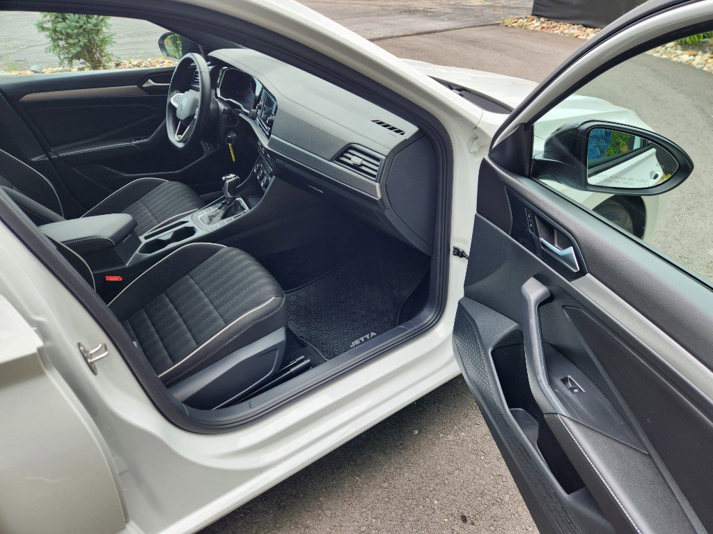 Certified 2024 Volkswagen Jetta Sport image 12